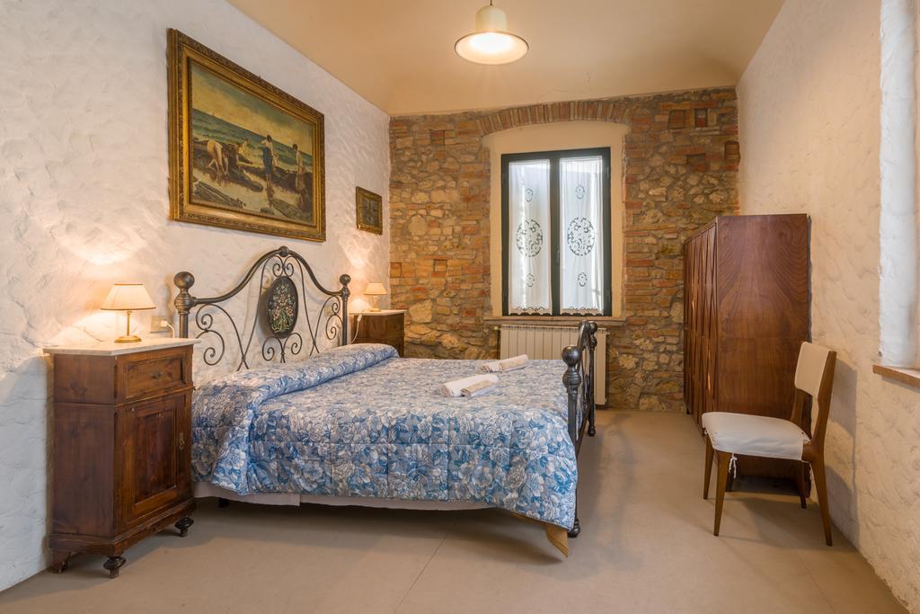 Agriturismo Santa Croce San Gimignano Zimmer foto